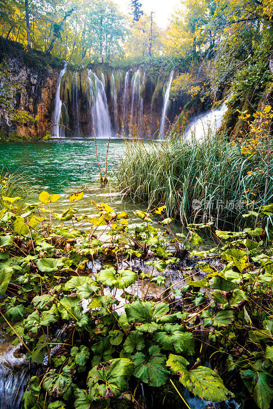 查看Galovački克罗地亚Plitvicka Jezera国家公园的Buk瀑布